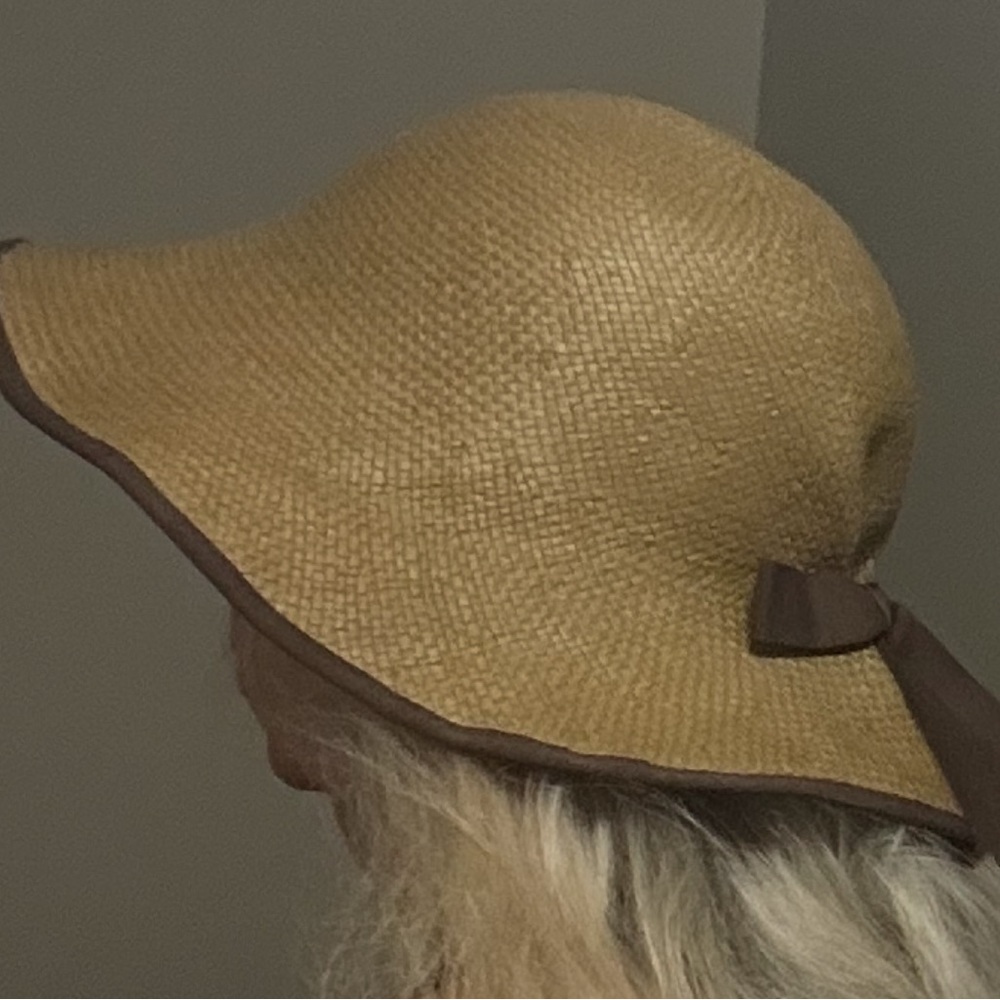Stylish ITALIAN-Made Natural Tan & Brown Brimmed Sun Hat